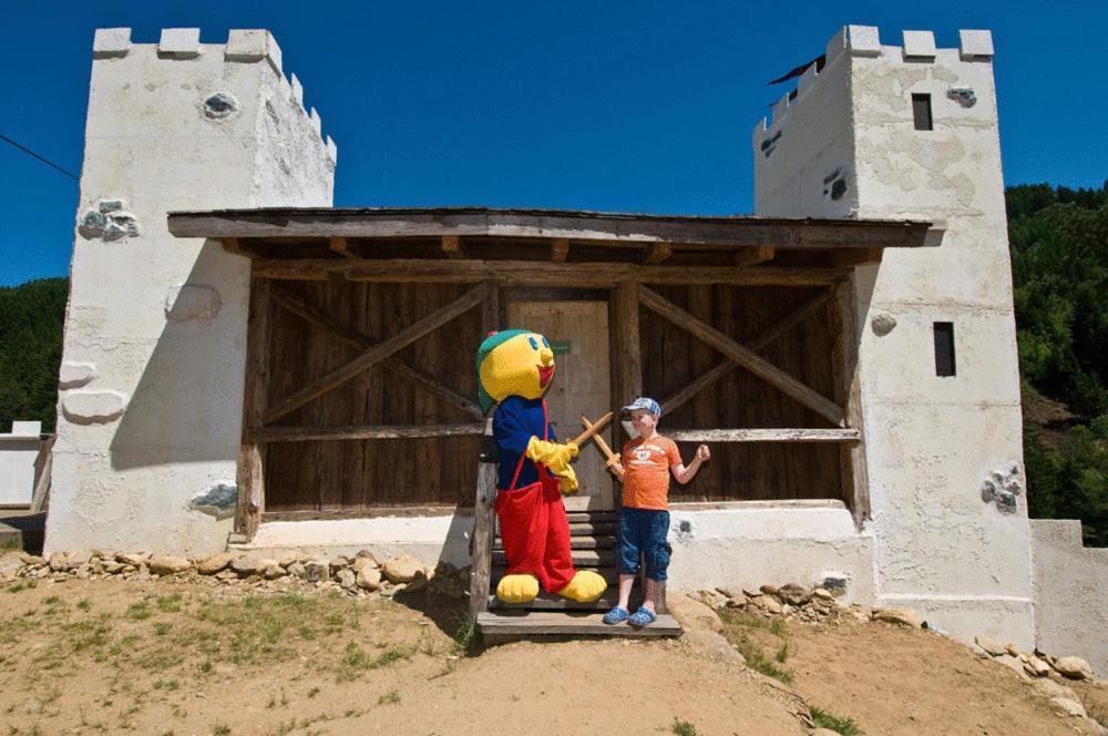 Smileys Kinderhotel Trebesing Kültér fotó