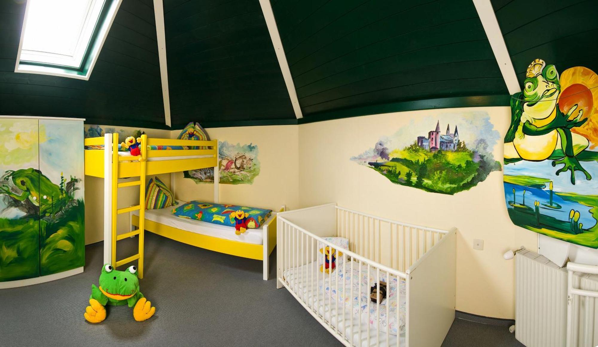 Smileys Kinderhotel Trebesing Kültér fotó
