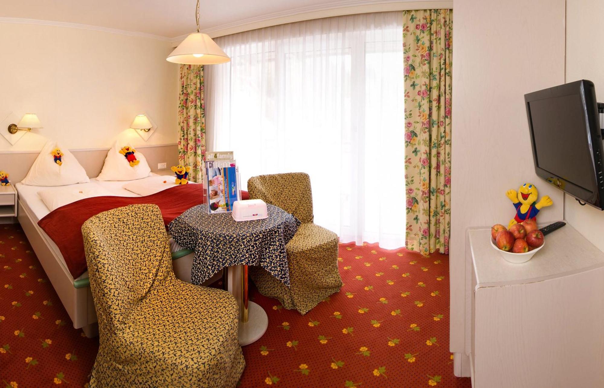 Smileys Kinderhotel Trebesing Kültér fotó