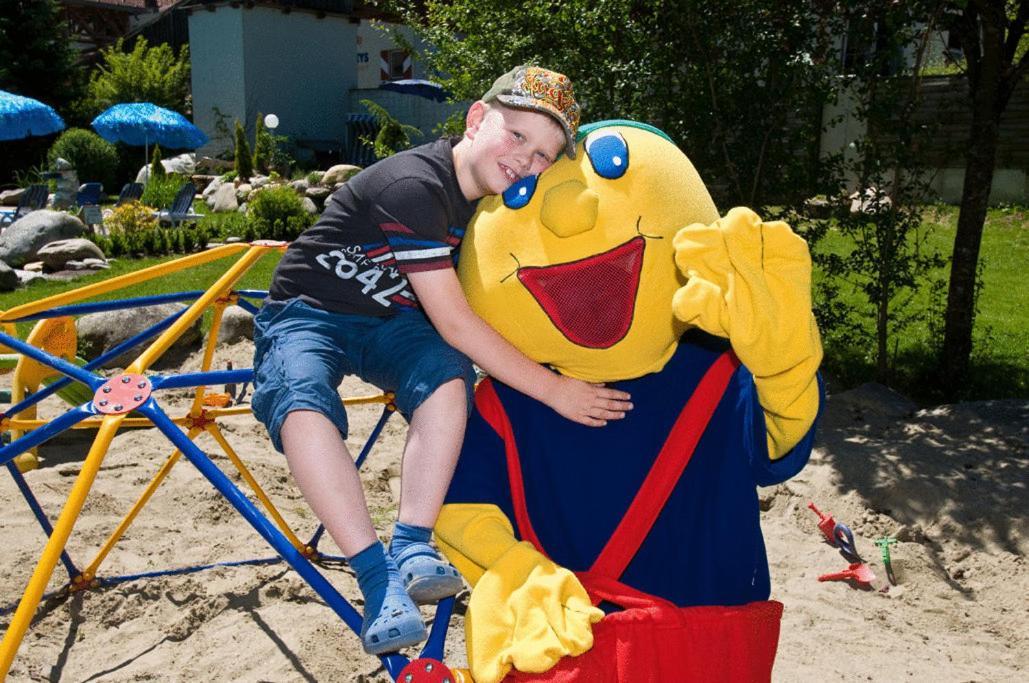 Smileys Kinderhotel Trebesing Kültér fotó